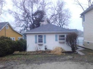 3526 Highland Dr, Island Lake, IL 60042