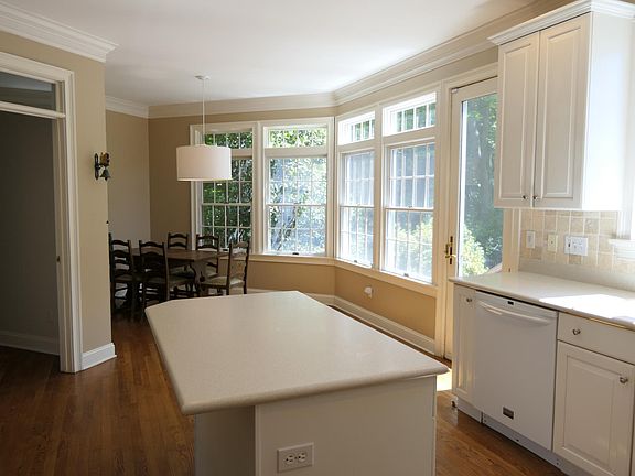 Island and Eat-In Kitchen