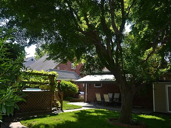 2nd image of 23503 Seward Ave
