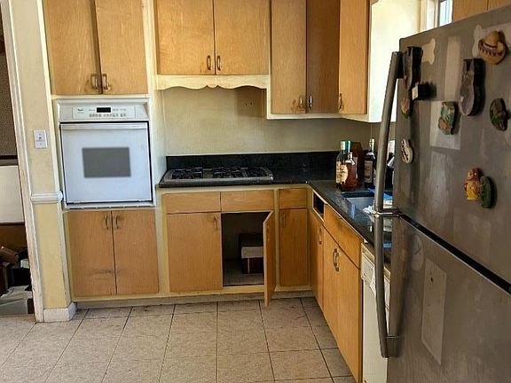 4th image of 64 William St