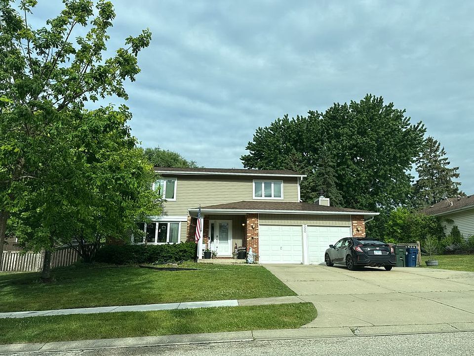 2nd image of 320 Glenwood Ct
