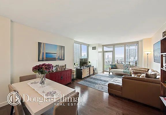 2nd image of 225 E 34th St APT 19B