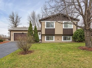 501 Kassel Dr, Chaska, MN 55318