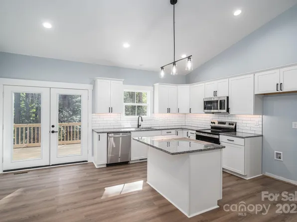 1452 W 7th St, Newton, NC 28658