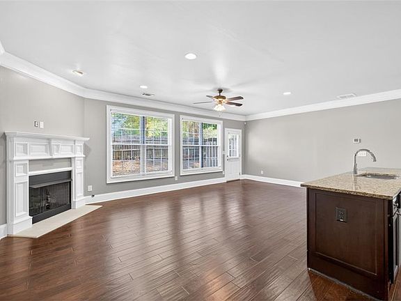 5th image of 2854 Jordan Oaks Ln #8