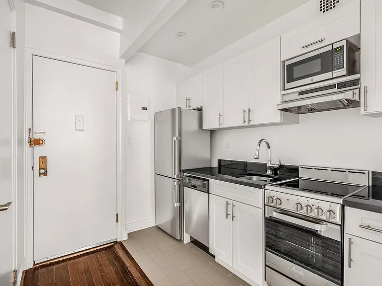 24 5th Ave #1216 — Photo 6