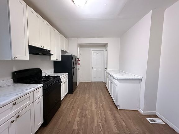 4th image of 101 Ridge Ave
