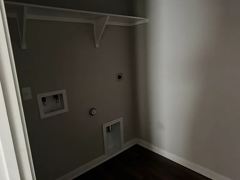 717 Hollyhock Dr — Photo 9