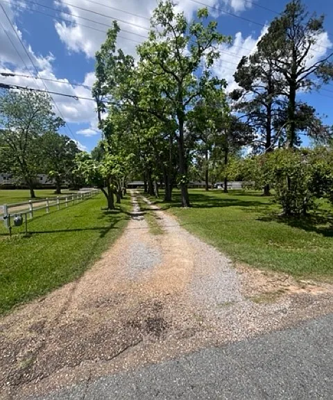 507 Lakeshore Dr — Photo 3