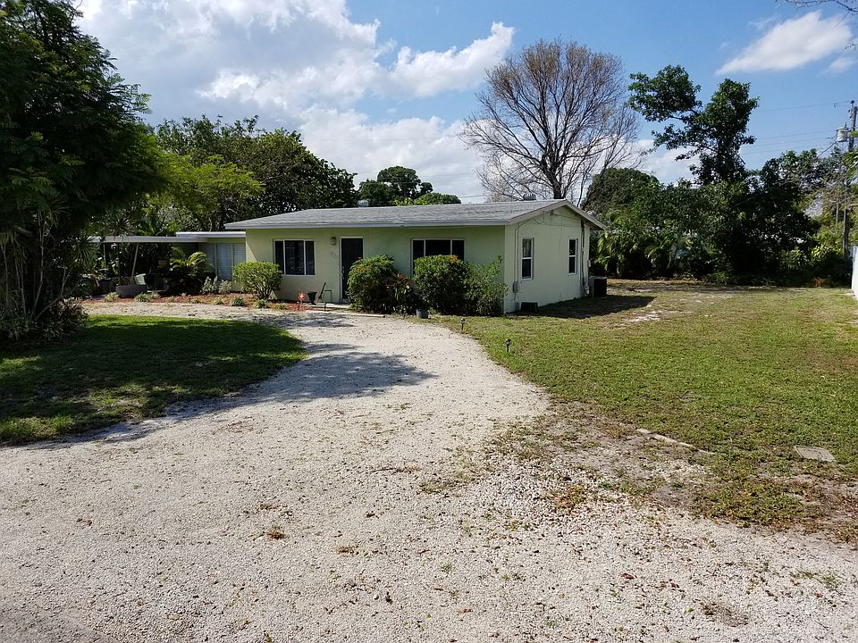1st image of 423 NE 26th Dr