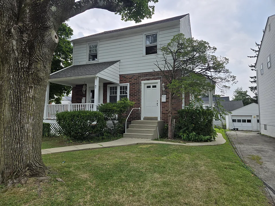 86 E Plumstead Ave #2