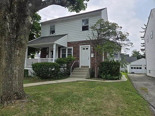 86 E Plumstead Ave Photo 1