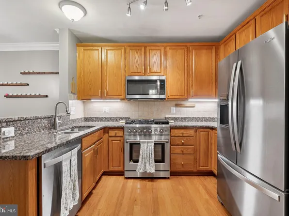 19261 Harlow Sq, Leesburg, VA 20176