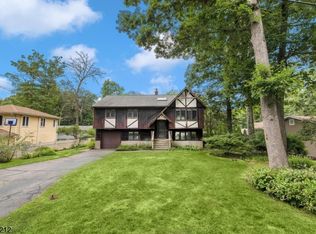 3 Winding Way, Andover, NJ 07821