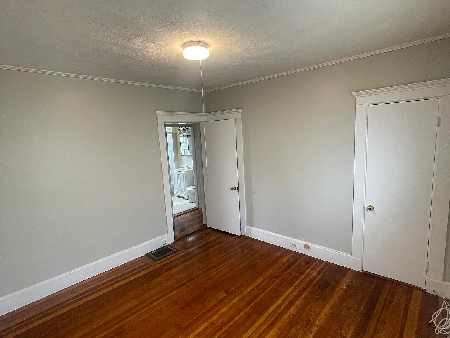 3 bed, 1200 sqft, $4,000 — Photo 4