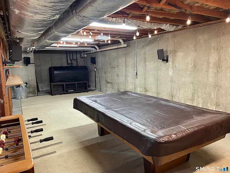 8 Bittersweet Dr — Photo 27