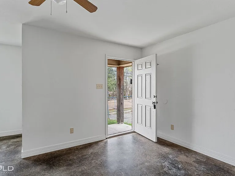 1719 Lakeshore Dr #B — Photo 9