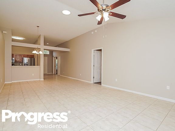 3rd image of 1551 Maximilian Dr