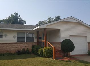 7 Ridgecrest Dr, Chickasha, OK 73018