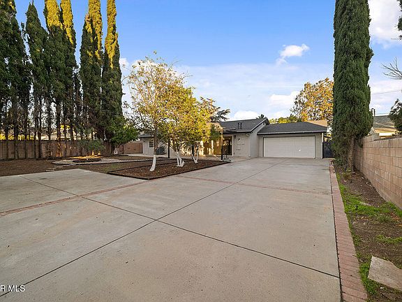 3rd image of 10557 Reseda Blvd