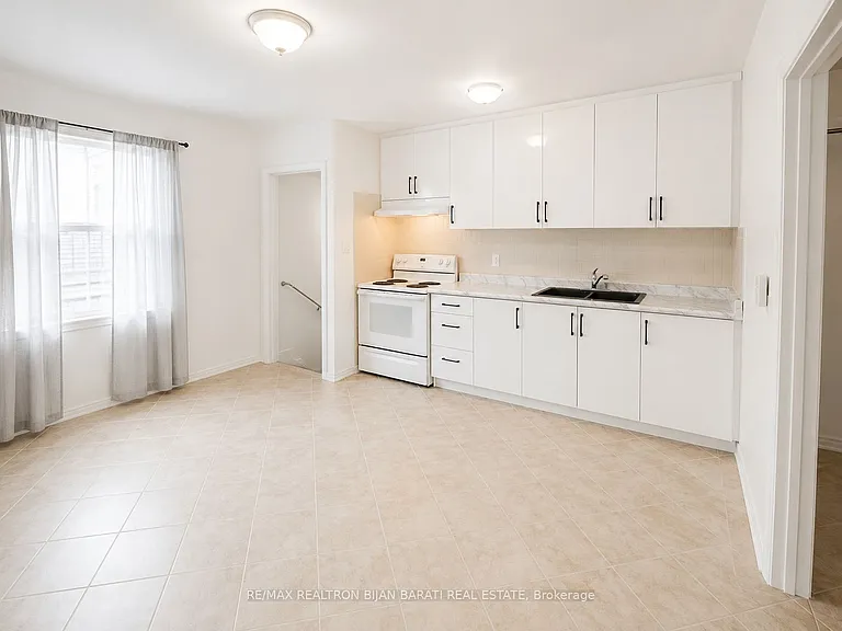 167 Ruggles Ave — Photo 4