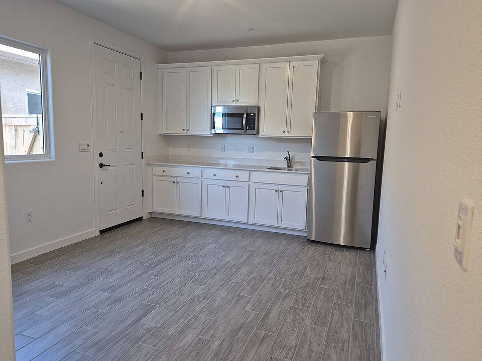 1st image of 10953 Anchor Port Ln #2