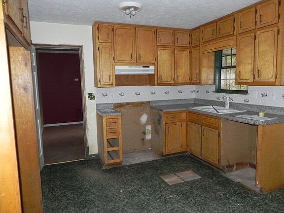 3rd image of 3186 Sunderland Dr