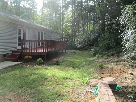 5th image of 121 Lakewood Dr