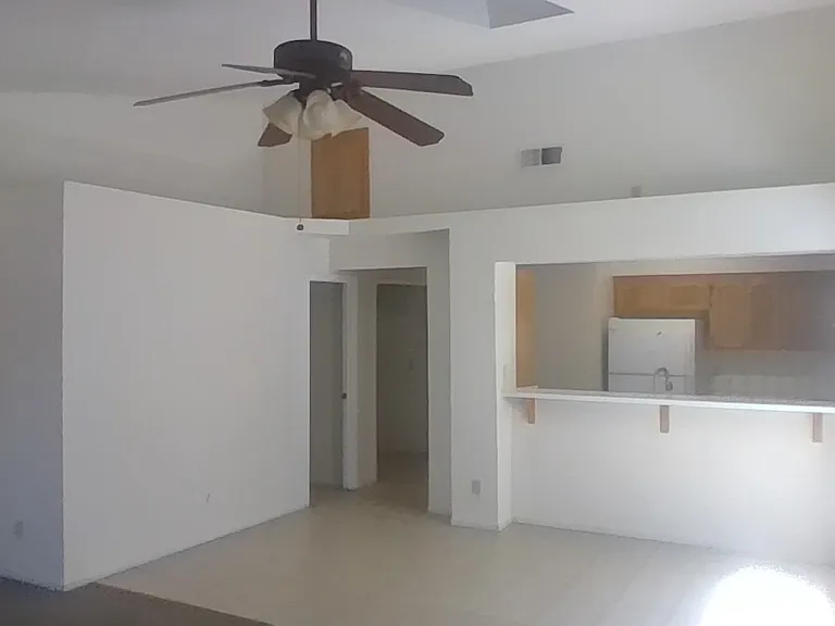4858 N Vagedes Ave #103 — Photo 11