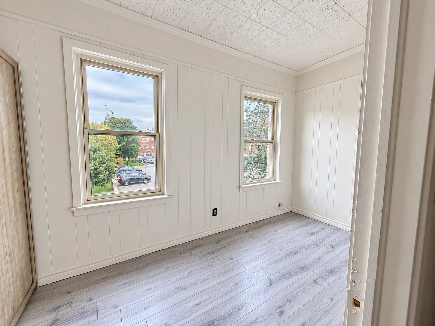 103 John Street South — Photo 2