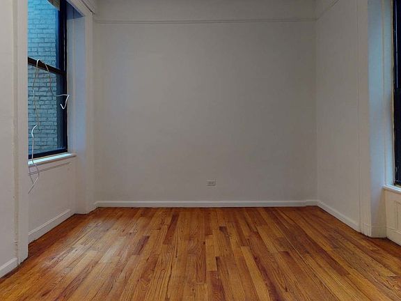 4th image of 105 E 15th St #A2