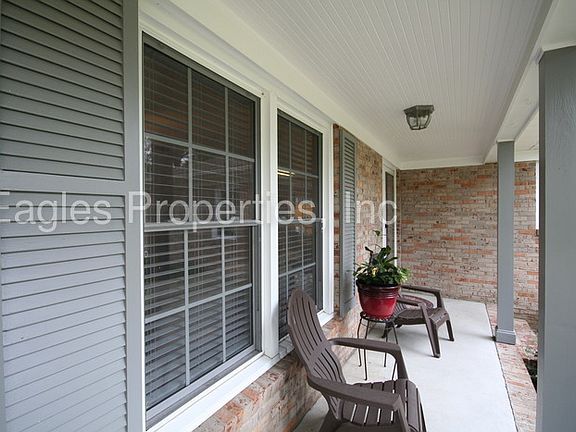 4th image of 1606 Boyette Dr