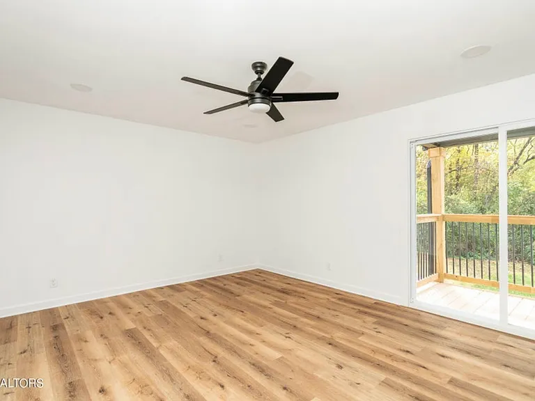 811 Flanders Ln #5 — Photo 10