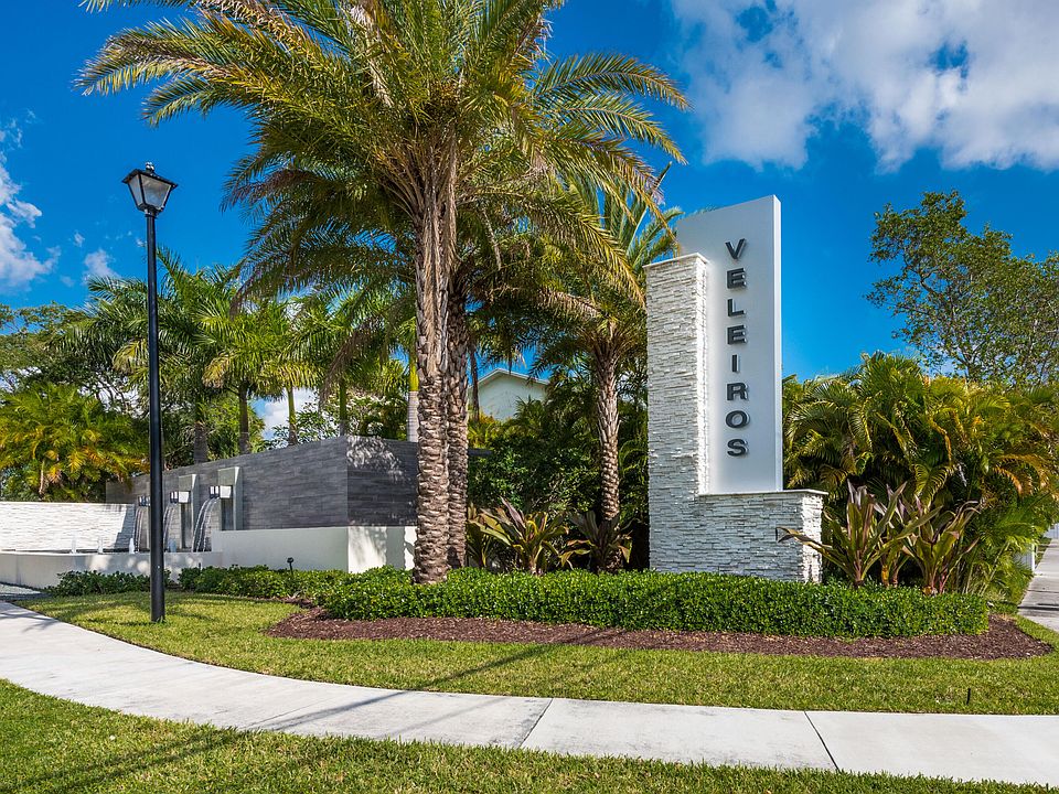 1st image of 4392 Veleiros Avenue