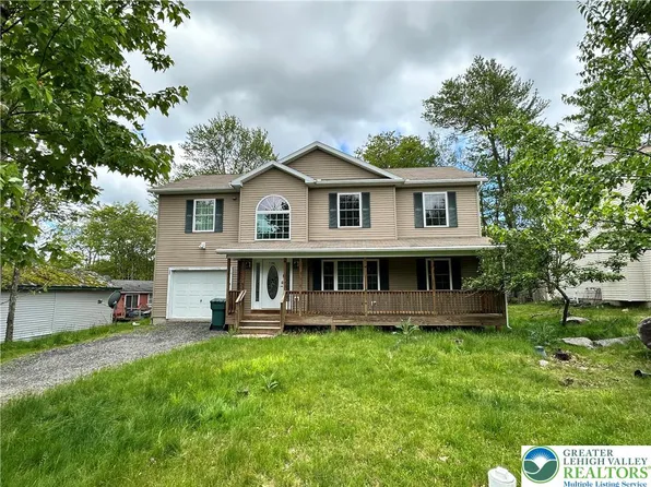 7190 Rimrock Dr, Tobyhanna, PA 18466