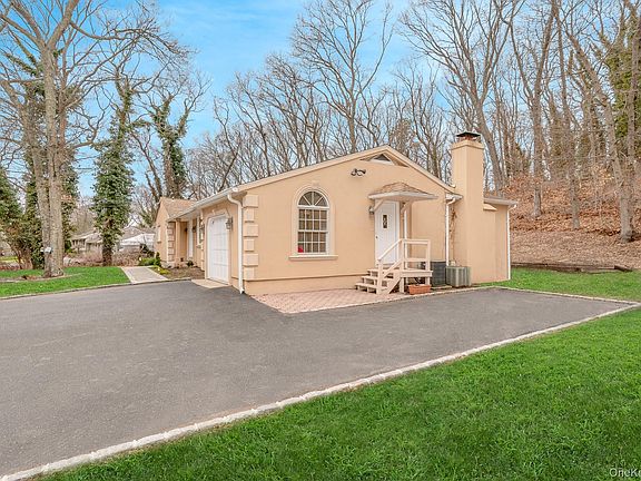 4th image of 263 N Country Road