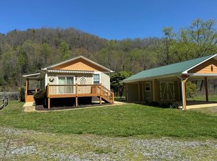 990 Hornet Dr, Whittier, NC 28789