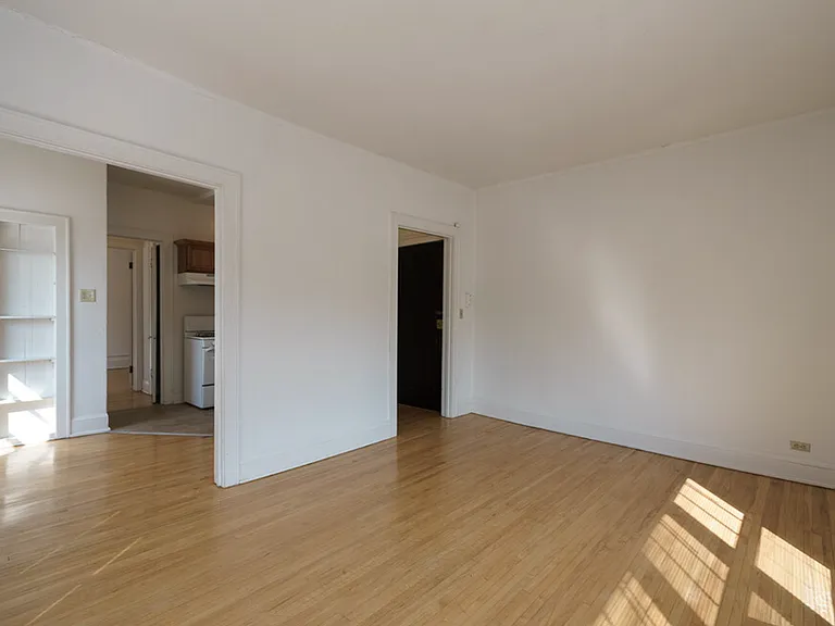 2400 Harriet Ave Apartments | Origen Living — Photo 9