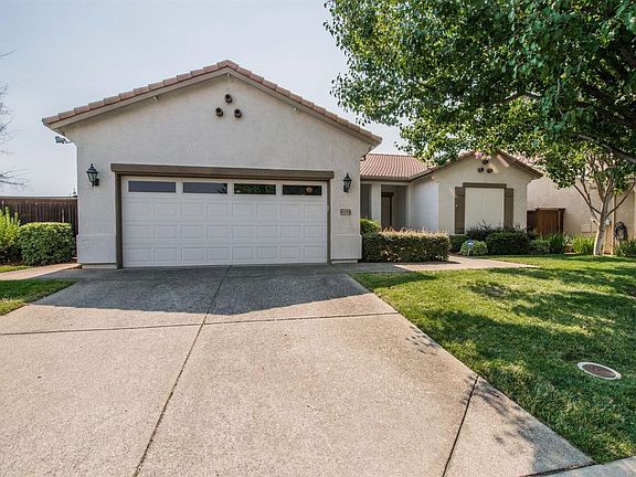3rd image of 4040 Silver Star Ct