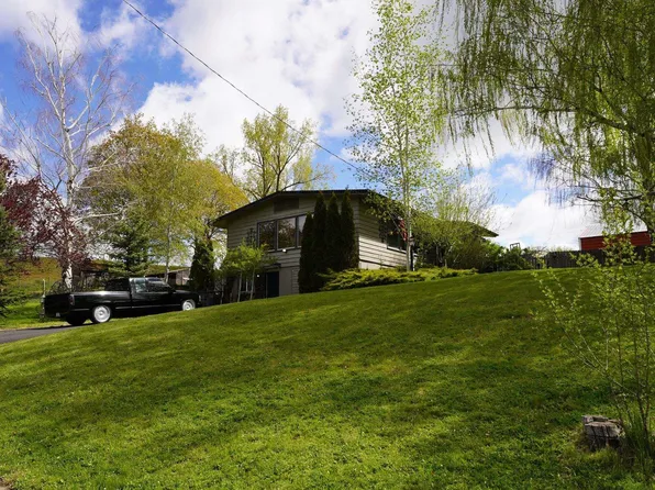 704 N 3rd St, Garfield, WA 99130