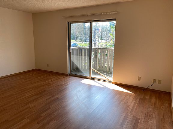 3rd image of 465 Fairview Ave SE #17314464