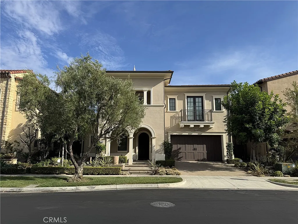 4 bed, 4.5 bath, 4887 sqft, $12,000 — Photo 1