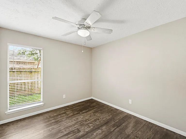 5202 Roserock Ln — Photo 11