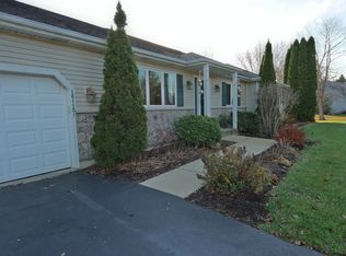 1717 Hunters Ln, Spring Grove, IL 60081