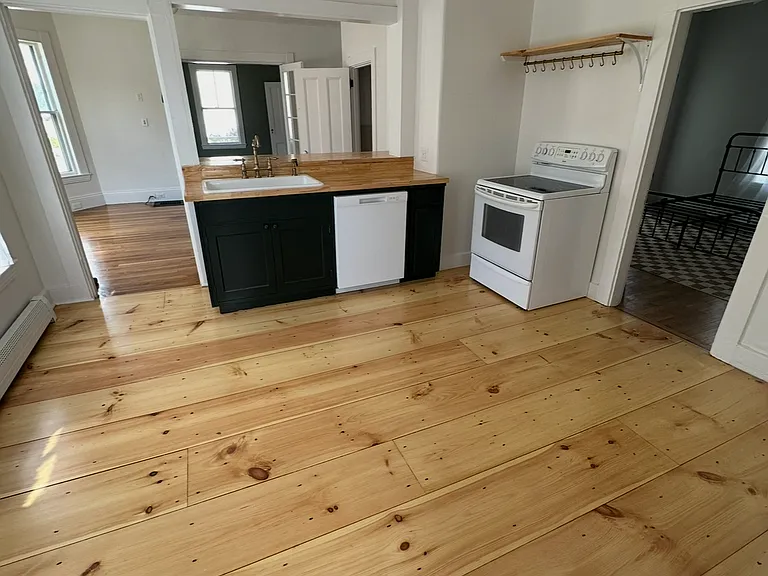 60 South St — Photo 8