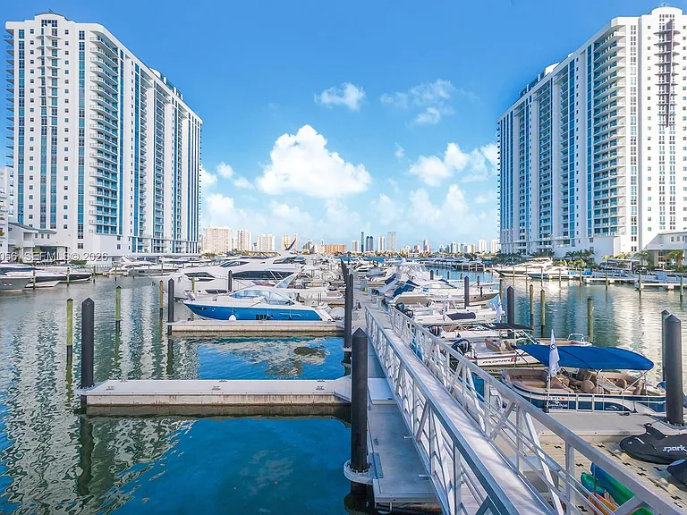 17301 Biscayne Blvd #308 — Photo 25