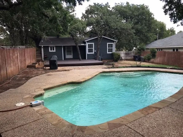 3801 N Elm St, Euless, TX 76040
