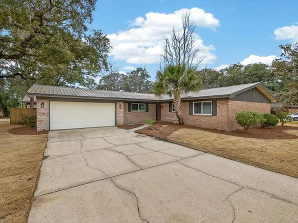 199 College Cv, Niceville, FL 32578