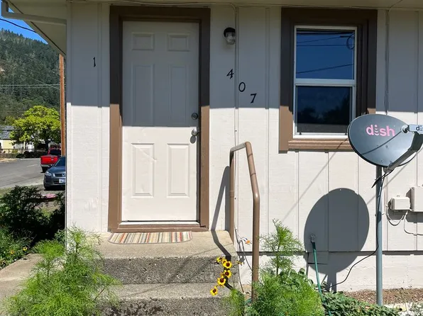 407 NE Waite St #1, Myrtle Creek, OR 97457