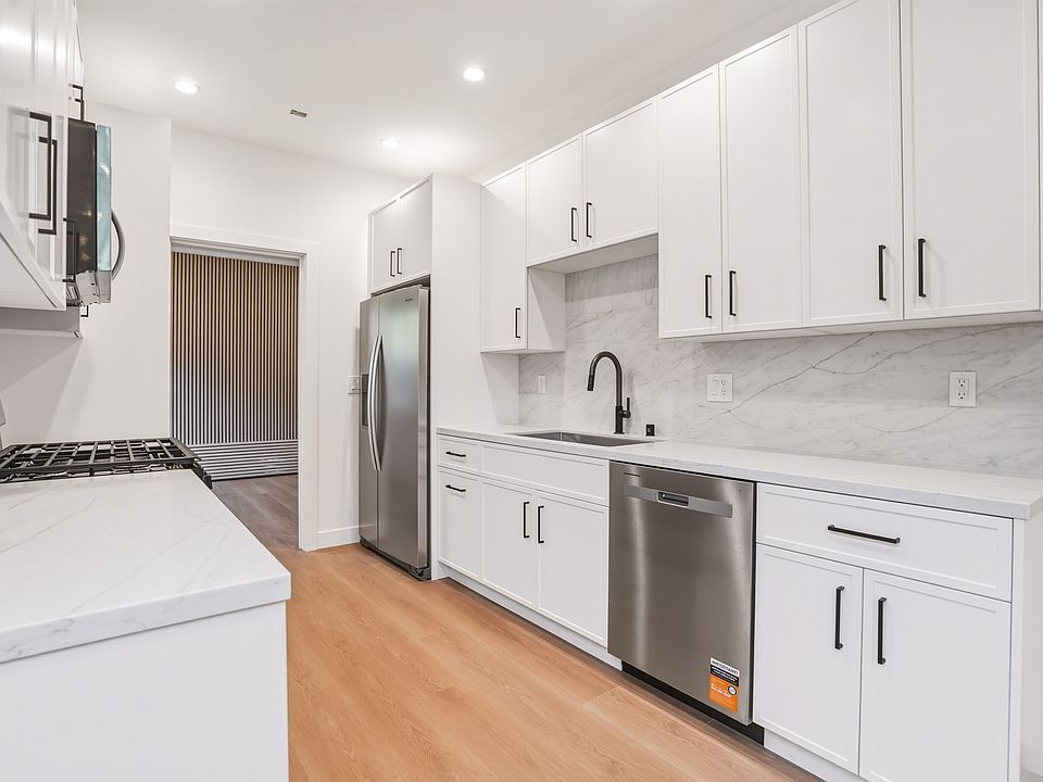 1st image of 6843 Yolanda Ave